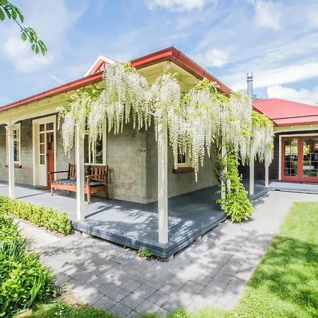 Hartley Homestead Boutique Bed & Breakfast-3