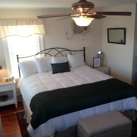 The Stirling House Waterfront Inn Greenport-2