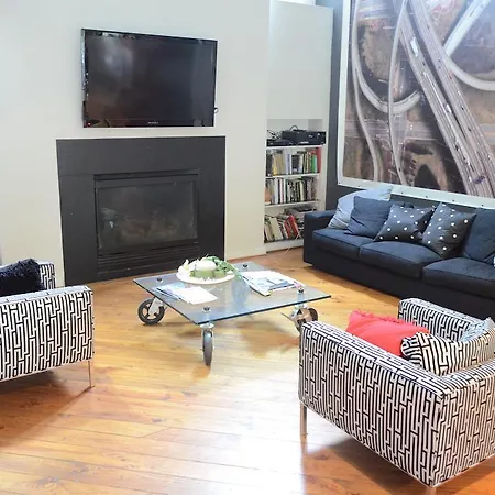 Modern B & B-2