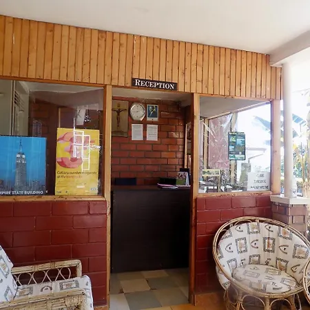 Manhattan Guesthouse Kampala-3