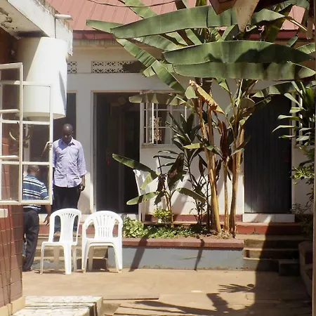 Manhattan Guesthouse Kampala-2