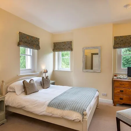 Heathy Lea Bed And Breakfast-2