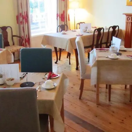 Lammas Park House-3