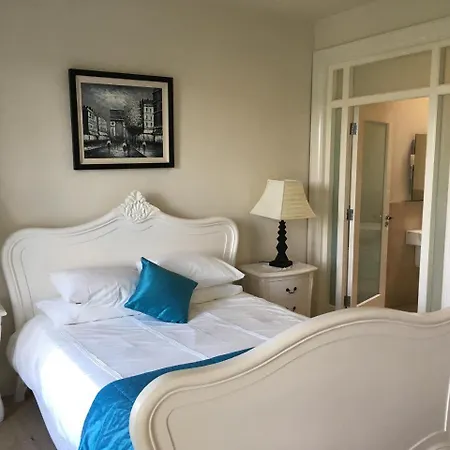 Redgate House Bed & Breakfast-2