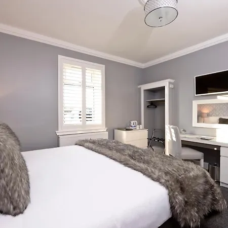 Alpha Guest House-2