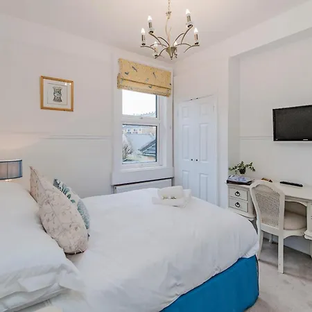 Apple Tree Boutique B&B-3