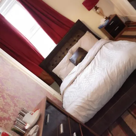 Red Carpet Guesthouse-2