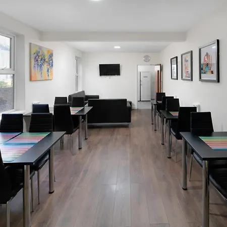 Flexistay Addiscombe Aparthotel-3