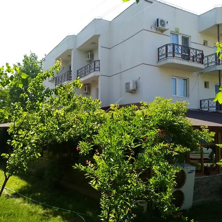 Gumuldur Deniz Kizi Green Garden-3