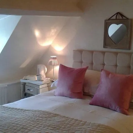 The Beehive Inn-3