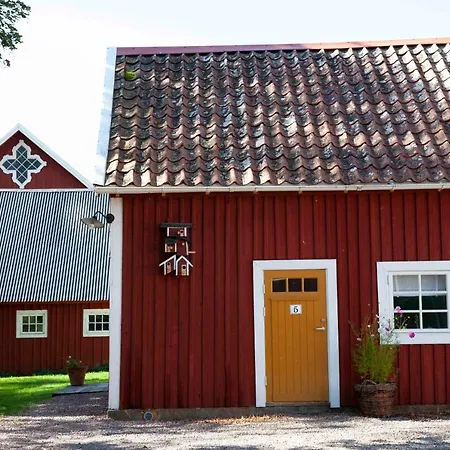 Saertshoega Vingard-2