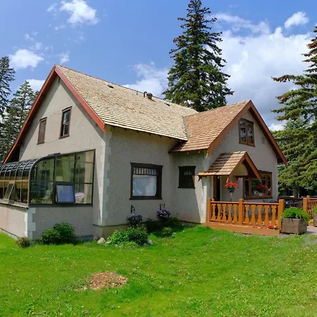 Riverfront Estate Bed&Breakfast Banff-3