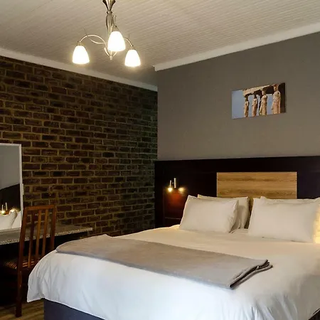 The Woodsman Bed And Breakfast-3