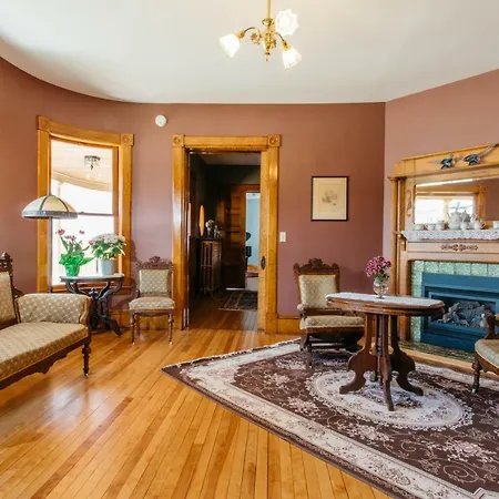 Reynolds House Inn-2