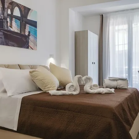 Mediterraneo Palace Luxury Affittacamere-3