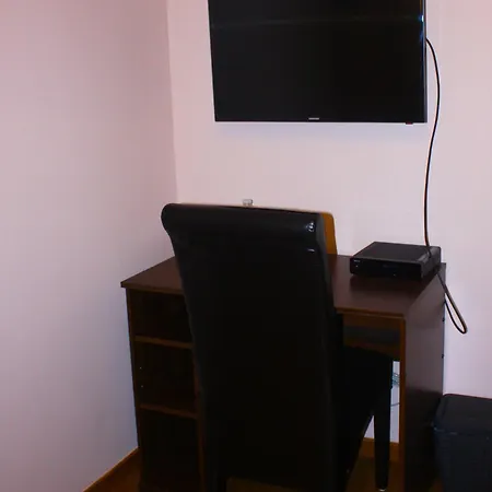 Eu B&B-2