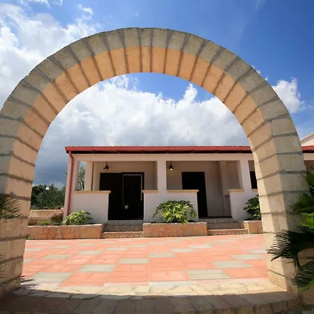 B&B Hibiscus-3
