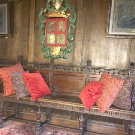 Domaine De La Bastille, Manoir Du Xvll, Bed And Breakfast-2