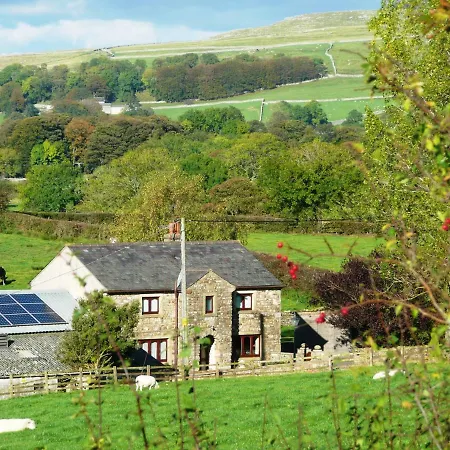 Nutstile Farm Bed And Breakfast-3