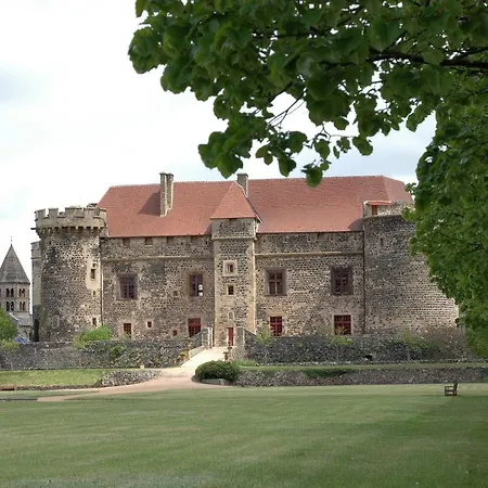 Château royal de Saint-Saturnin-3