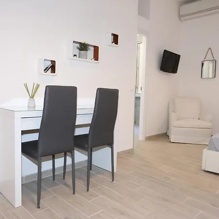 Unique Luxury Apartment And Rooms-2