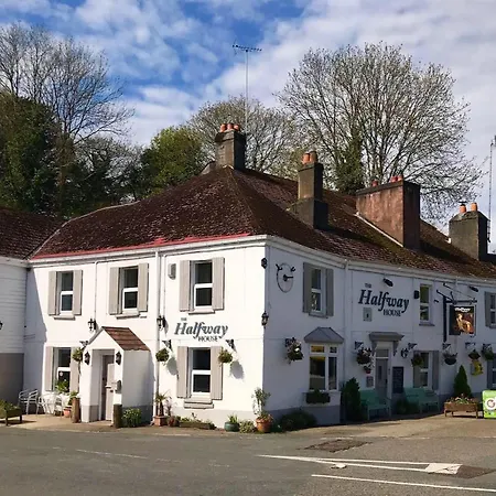 The Halfway House Pub And Kitchen-3