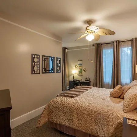Aunt Adeline'S Bed And Breakfast-2