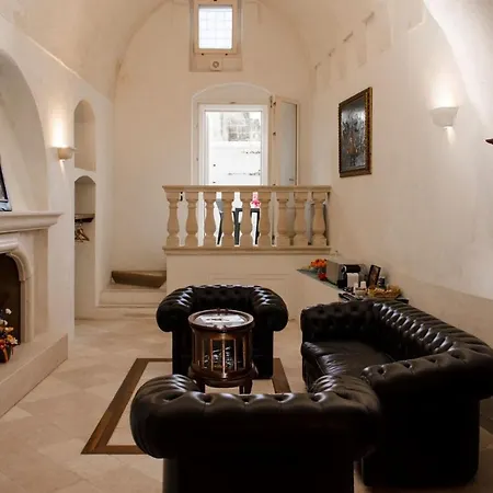 Alla dimora di Chiara Suite&Rooms-3
