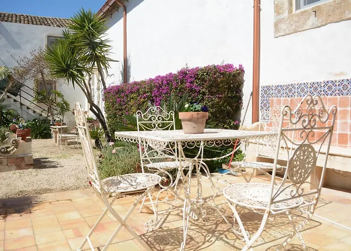Bed and Breakfast Casale Rocca Fiorita Acate