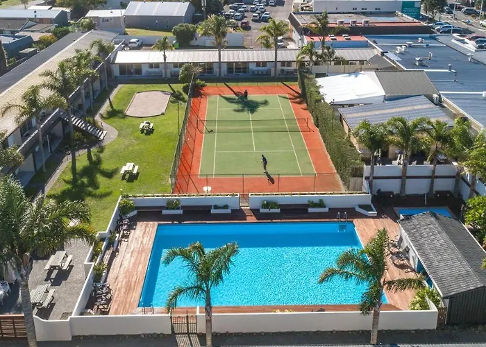 Palm Pacific Resort & Motel