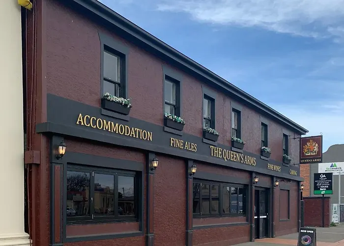 Queens Arms Hotel