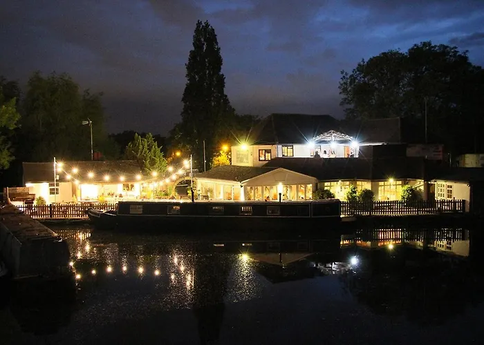 The Watersedge, Canal Cottages
