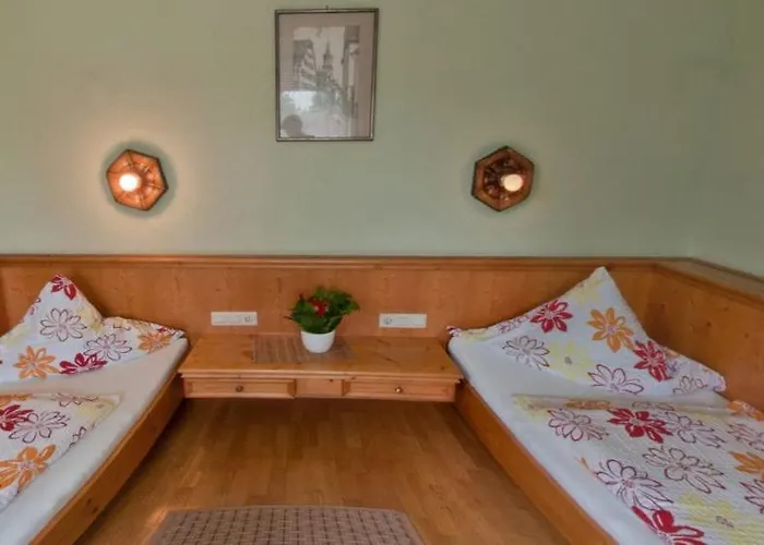 Bed and Breakfast KREUZ! Einfach. Günstig. Schlafen. Ulm