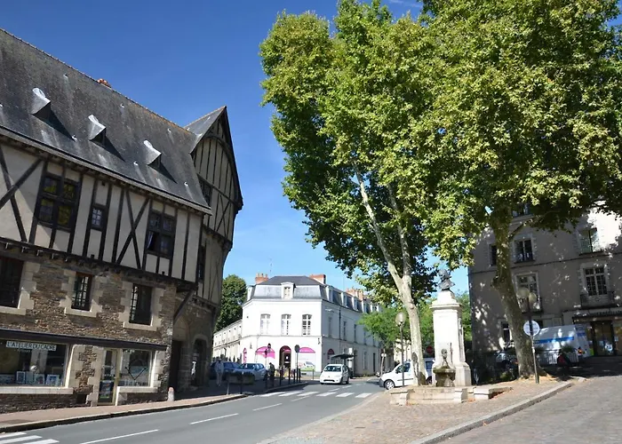 LES AUGUSTINS, chambres d'hôtes, quartier historique, accueil 2 roues Angers