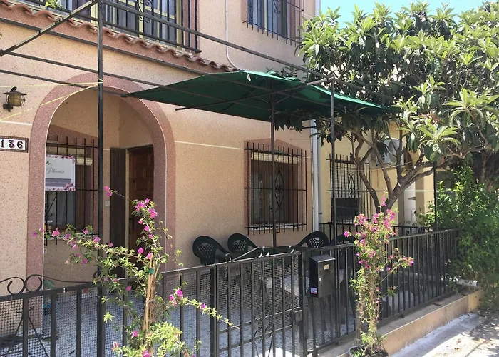 Casa Phoenix Bed & Breakfast La Marina