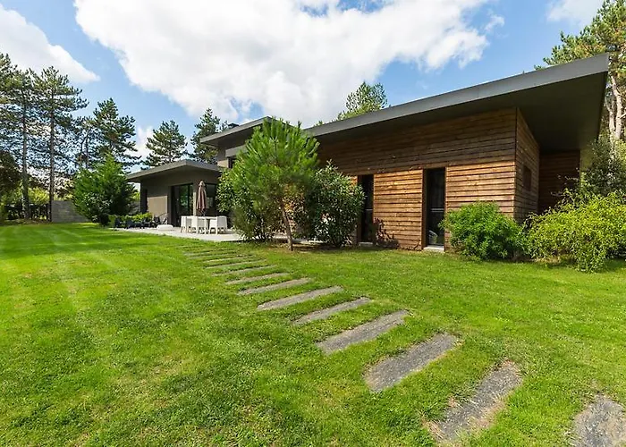 La Maison Dans Les Bois Oudon