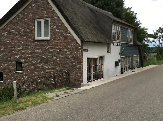 Bij ons op Vogelswerf Bed and Breakfast Heukelum