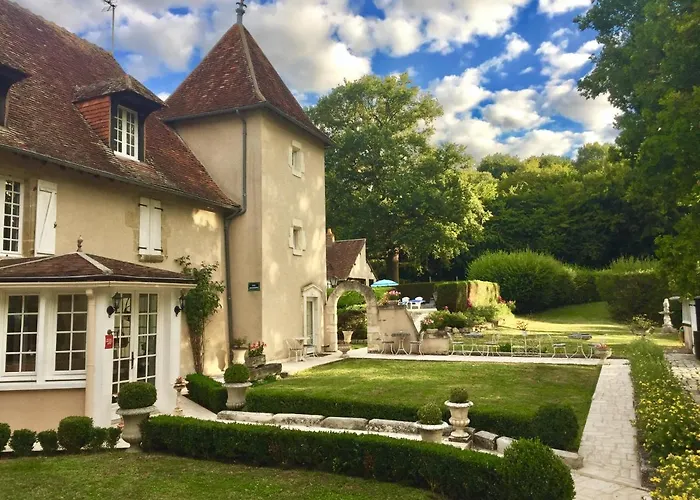 Le Petit Chateau De Sainte Colombe Bouges-le-Chateau