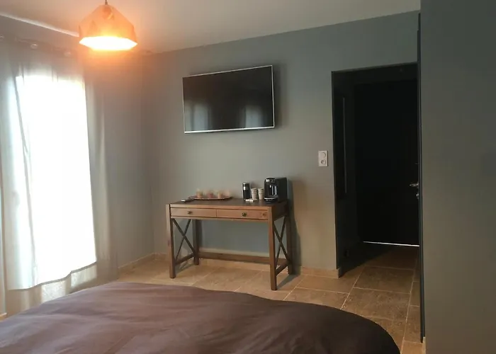 Cosy Wood House Bed & Breakfast Laubressel