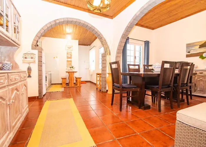 Casa Inti / Inti House Furnas Bed & Breakfast