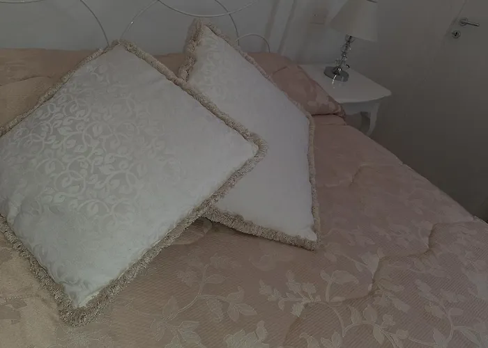 Anthea Boutique Rooms Felline