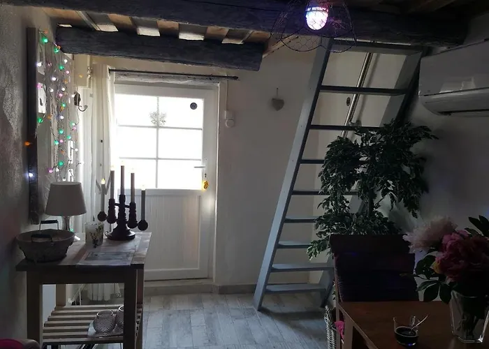 Le Mas Romantique avec Jacuzzi et Sauna privé Sénas