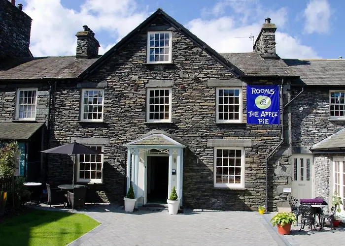 Rooms At The Apple Pie