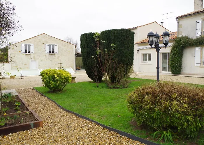 Les Lavandières Saint-Hilaire-la-Palud