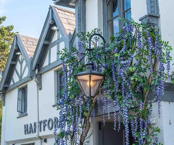 Hartford Hall On School Lane