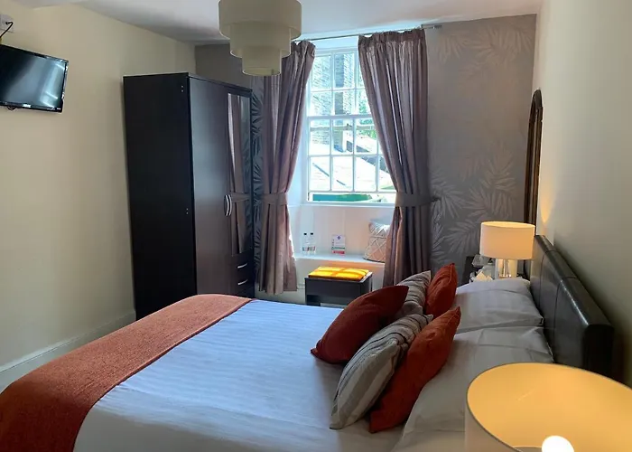 Crown Hotel
