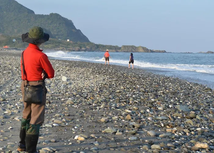 The Blue Lagoon B&B Fengbin
