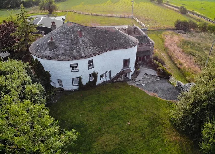 Fiddleback Farm
