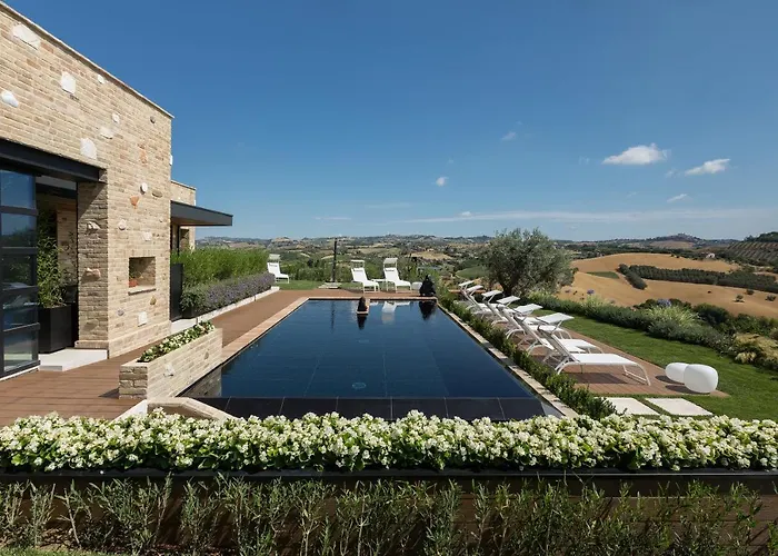 Radici Luxury B&B Monsampolo Del Tronto