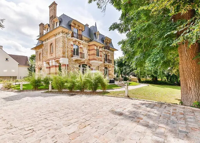 Bed and Breakfast Château de La Feuilleraie à Saint-Leu-la-Foret